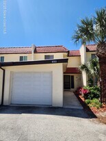 8721 Lantana Ct in Cape Canaveral, FL - Building Photo