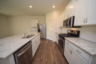 425 Lilly Dr in Oakland, TN - Building Photo - Building Photo