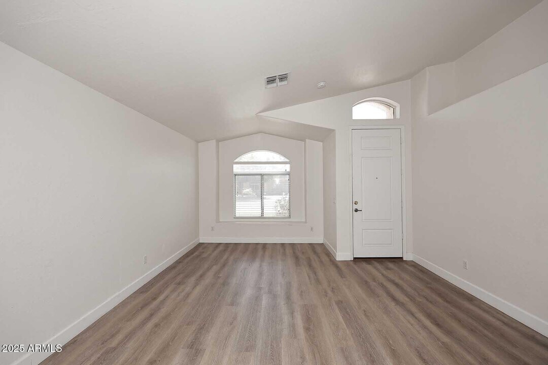 18010 N 44th Way in Phoenix, AZ - Building Photo
