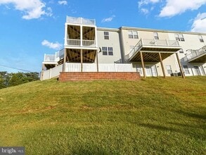 2486 Winthrop Dr in Charlottesville, VA - Building Photo - Building Photo