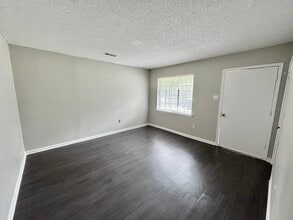 4540 Spring Valley Dr in Memphis, TN - Building Photo - Building Photo