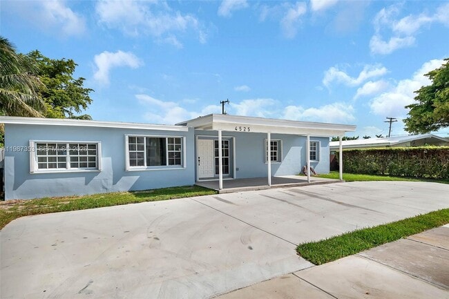 4525 SW 112th Pl in Miami, FL - Building Photo - Building Photo