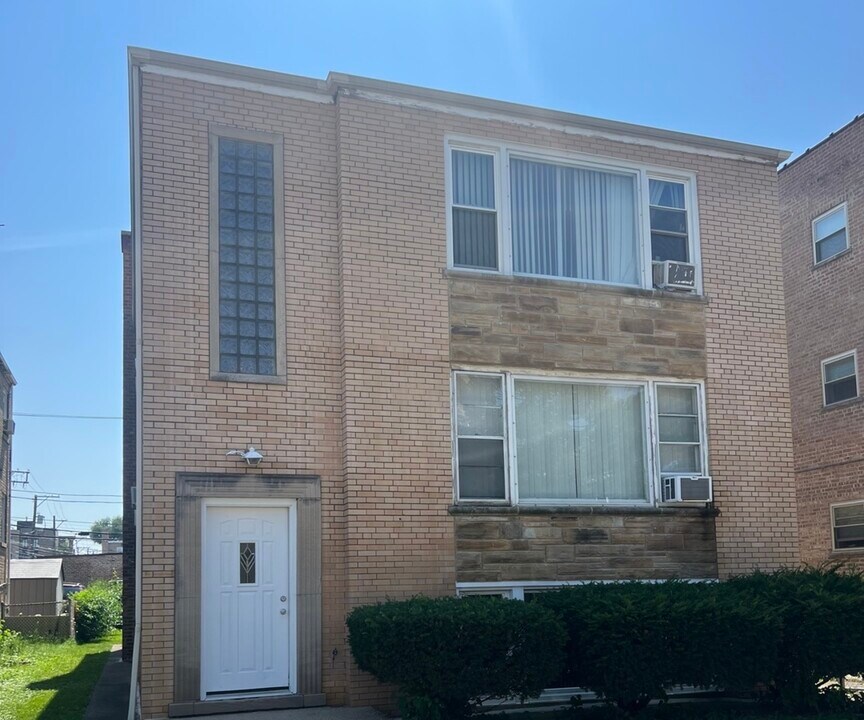 2417 W Bryn Mawr Ave in Chicago, IL - Building Photo