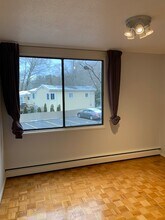 330 Newton St, Unit C in Chestnut Hill, MA - Building Photo - Building Photo