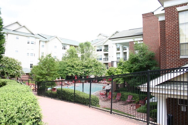 1570 Spring Gate Dr, Unit 7414 in McLean, VA - Building Photo - Building Photo