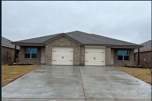 2421 Alterman Dr, Unit Unit A in Temple, TX - Building Photo