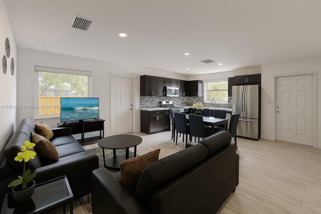 116 NW 4th Ave in Hallandale Beach, FL - Building Photo