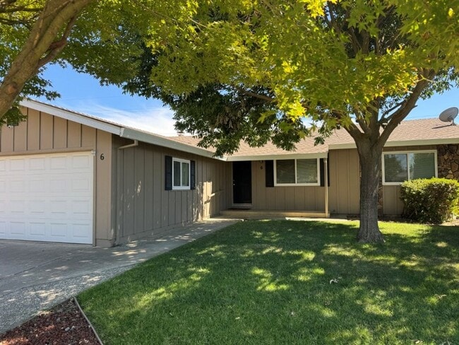 property at 6 Del Mar St