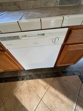 1938 E Country Ave in Visalia, CA - Building Photo - Building Photo