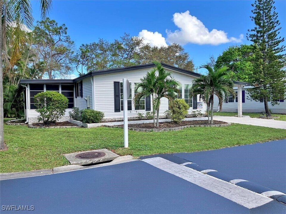 26303 Atlanta Dr in Bonita Springs, FL - Building Photo
