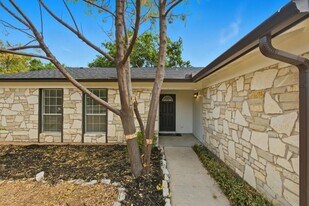 300 Twin Oak Trail in Cedar Park, TX - Building Photo