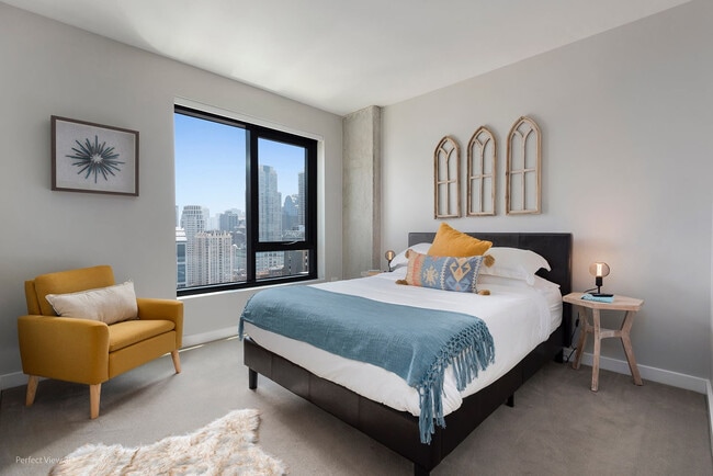 833 N Clark St in Chicago, IL - Building Photo - Building Photo