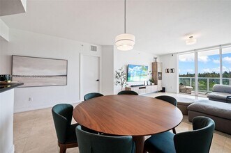 15051 Royal Oaks Ln in North Miami, FL - Building Photo - Building Photo