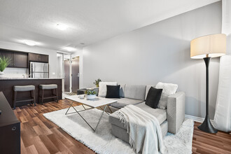 19 Grand Trunk Crescent in Toronto, ON - Building Photo - Building Photo