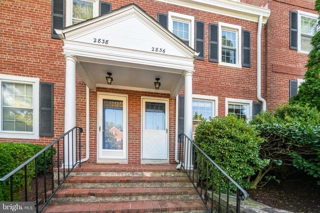 property at 2836 S Abingdon St