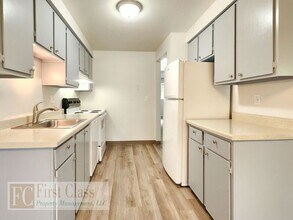 1372 NE 186th Ave in Portland, OR - Building Photo - Building Photo