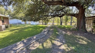 401 Bayou Oaks Dr in Monroe, LA - Building Photo - Building Photo
