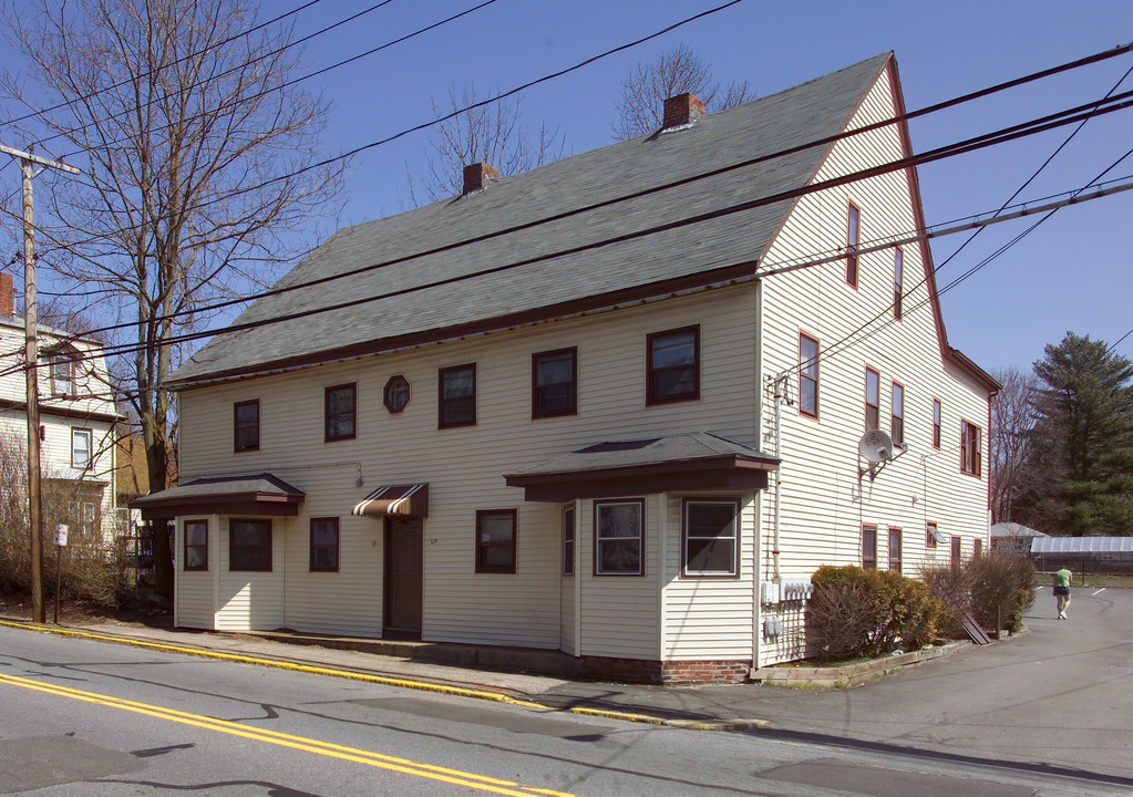 129-131 Bay St in Taunton, MA - Building Photo