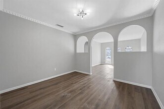660 Springhill Dr in Hurst, TX - Building Photo - Building Photo