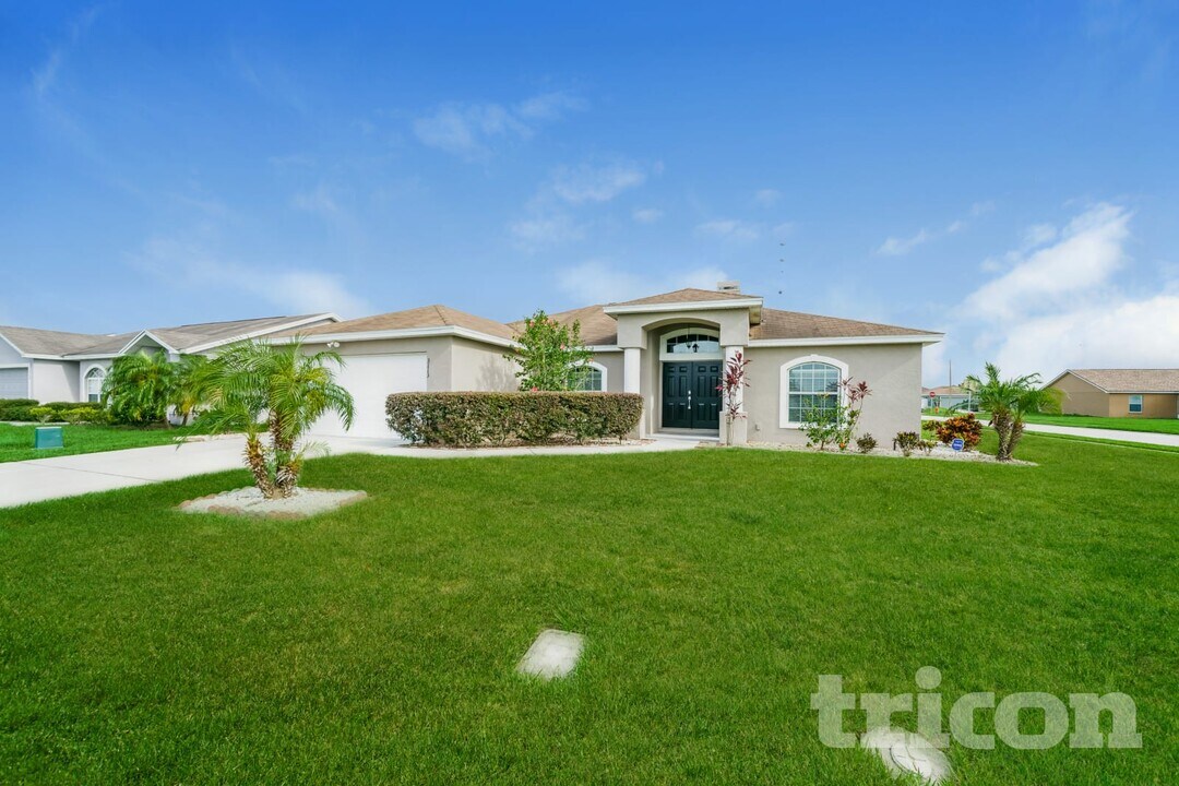 3113 Winchester Estates Loop in Lakeland, FL - Foto de edificio