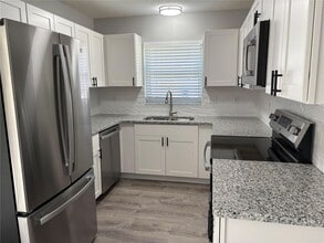 4031 Wake Ave in Sarasota, FL - Building Photo - Building Photo