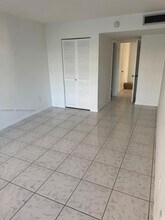 1304 NE 191st St in Miami, FL - Building Photo - Building Photo