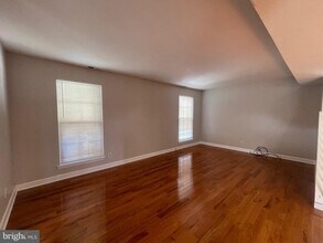 4 Brookview Dr in Mantua, NJ - Building Photo - Building Photo