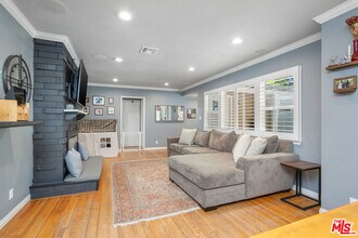 5146 Topanga Canyon Blvd in Los Angeles, CA - Building Photo - Building Photo