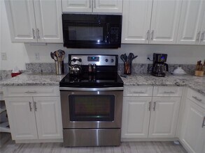 3845 Albacete Cir in Punta Gorda, FL - Foto de edificio - Building Photo