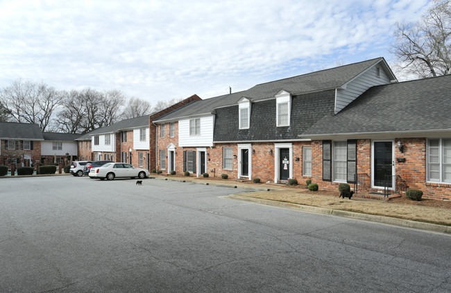 Oakview Town House Apartments