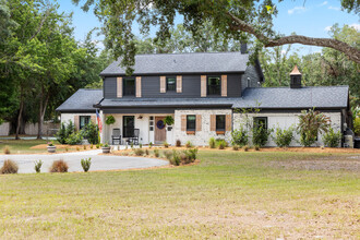 6618 Country Club Rd in Zephyrhills, FL - Building Photo - Building Photo