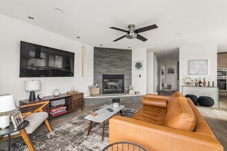 1315 Cornish Dr in Encinitas, CA - Building Photo - Building Photo