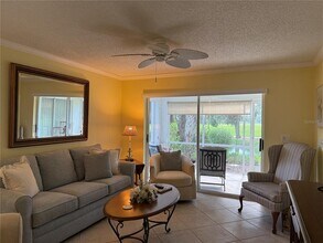 5700 Sheffield Greene Cir in Sarasota, FL - Building Photo - Building Photo