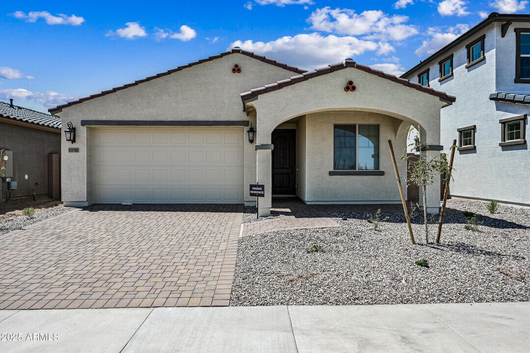 11196 N 168th Dr in Surprise, AZ - Building Photo