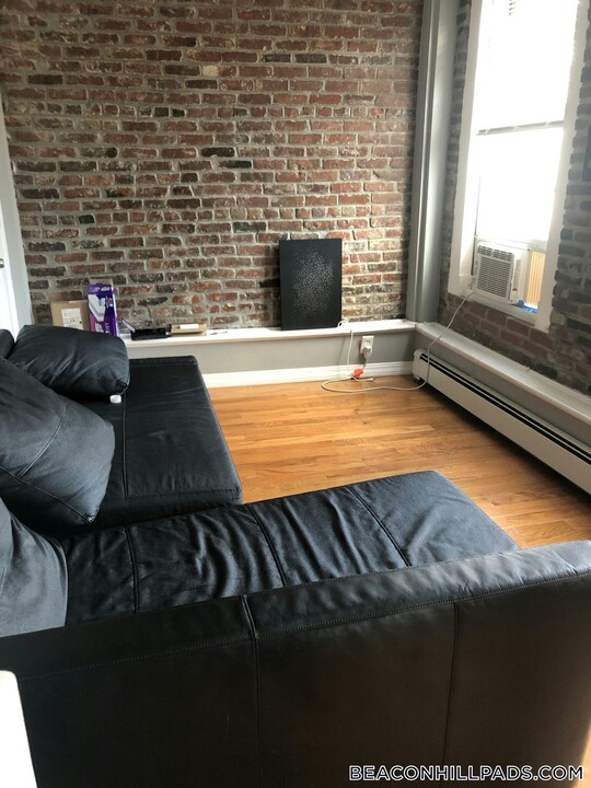 15 Garden St in Boston, MA - Building Photo
