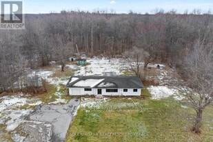 2949 Garrison Rd in Fort Erie, ON - Building Photo