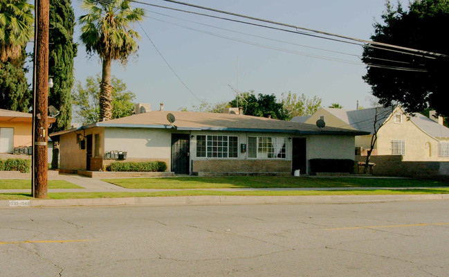 Vista Highlands in San Bernardino, CA - Foto de edificio - Building Photo