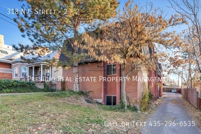 property at 318 N Center St