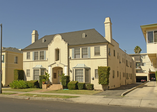 1331 N Alta Vista Blvd in Los Angeles, CA - Foto de edificio - Building Photo