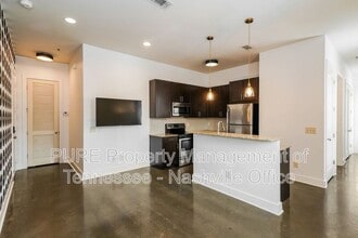 210 30th Ave N in Nashville, TN - Building Photo - Building Photo