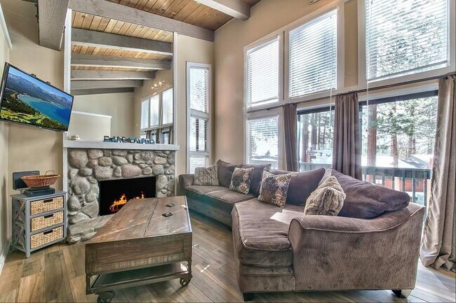 3861 Saddle Rd in South Lake Tahoe, CA - Building Photo - Building Photo