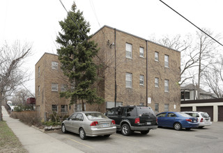 2323 Clinton South in Minneapolis, MN - Foto de edificio - Building Photo