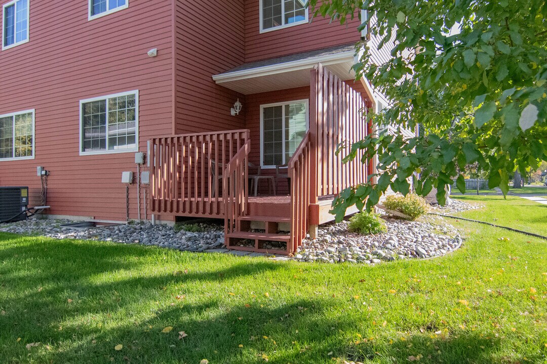 129 16th St S, Unit 1 in Fargo, ND - Foto de edificio