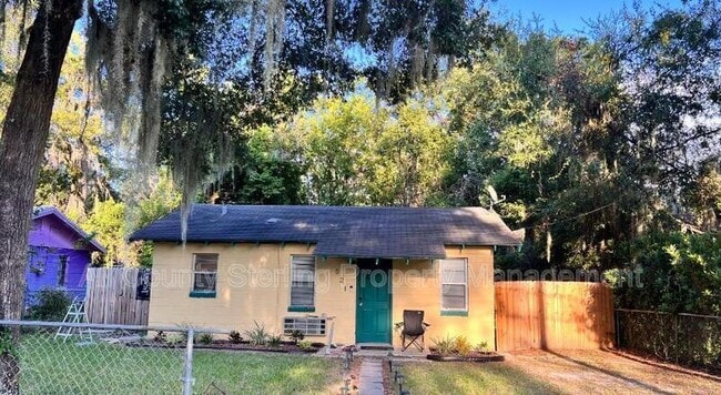property at 521 SE 14th Terrace