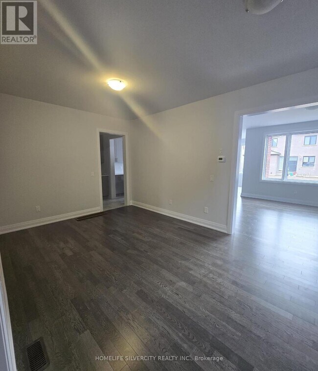 225 Harwood Ave in Woodstock, ON - Building Photo - Building Photo