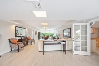 1213 S Ocean Blvd in Delray Beach, FL - Building Photo - Building Photo