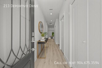 213 Deportivo Dr in St. Augustine, FL - Foto de edificio - Building Photo