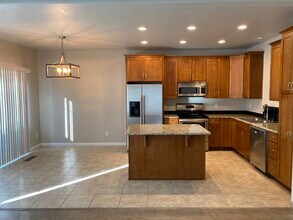 244 Dunthorpe Dr in Medford, OR - Building Photo - Building Photo