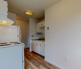 55 Wildman St in Danbury, CT - Building Photo - Building Photo