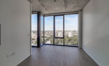 2113 S Wabash Ave in Chicago, IL - Building Photo - Building Photo